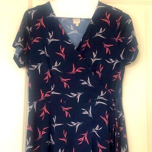 Short sleeve kaleigh dress with side wrap, size large.